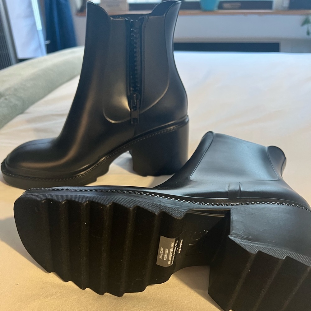 Never Worn Inc. International Concepts Boots